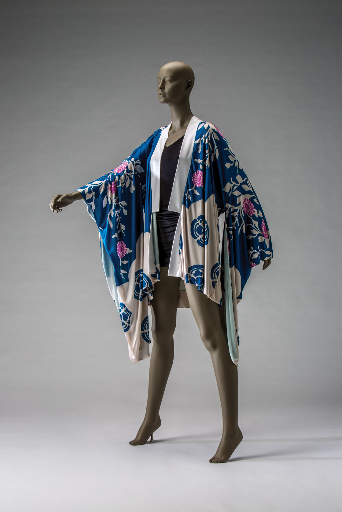 Jacket, Spring/Summer 2003, by Tom Ford (American, b. 1961) for Gucci. Rayon tricot with printing; silk tricot lining. Collection of The Kyoto Costume Institute. © The Kyoto Costume Institute, photo by Takashi Hatakeyama.
