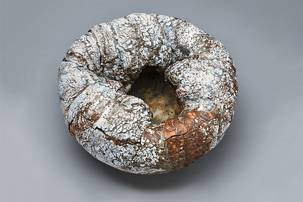 Untitled, 2012. By Futamara Yoshimi (Japanese, b. 1959). Stoneware and porcelain. Promised gift of Dr. Phyllis A. Kempner and Dr. David D. Stein. Photograph © Asian Art Museum.

